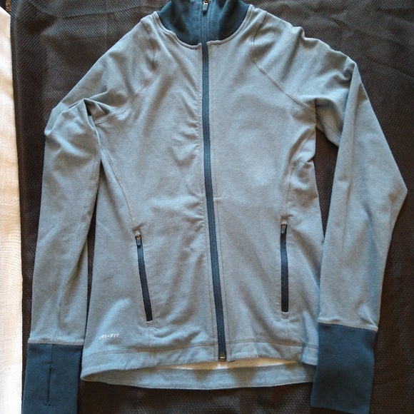 Nike dri fit Activewear sweatjacket sweatshirt size small - Picture 10 of 16